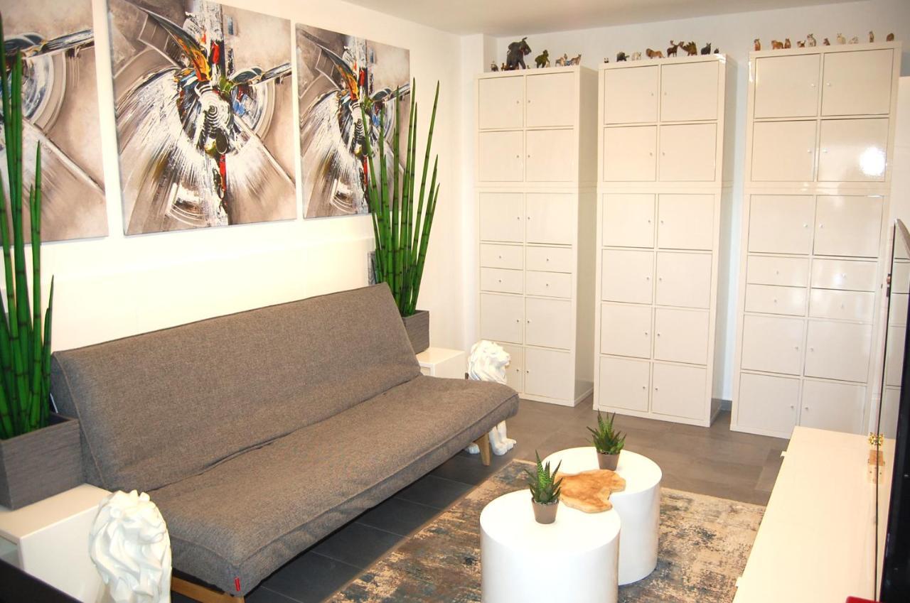 Luxus Apartment Mit Klimaanlage กอสตากาลมา ภายนอก รูปภาพ