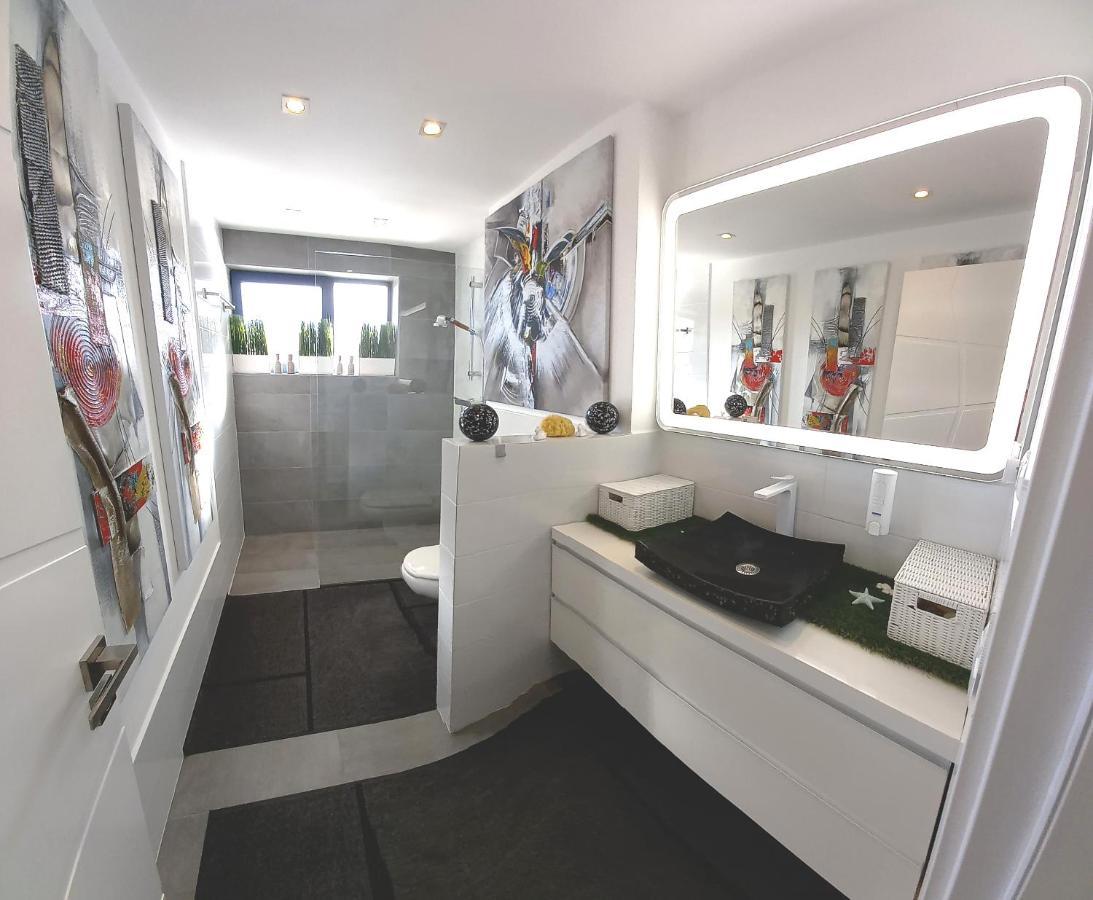 Luxus Apartment Mit Klimaanlage กอสตากาลมา ภายนอก รูปภาพ