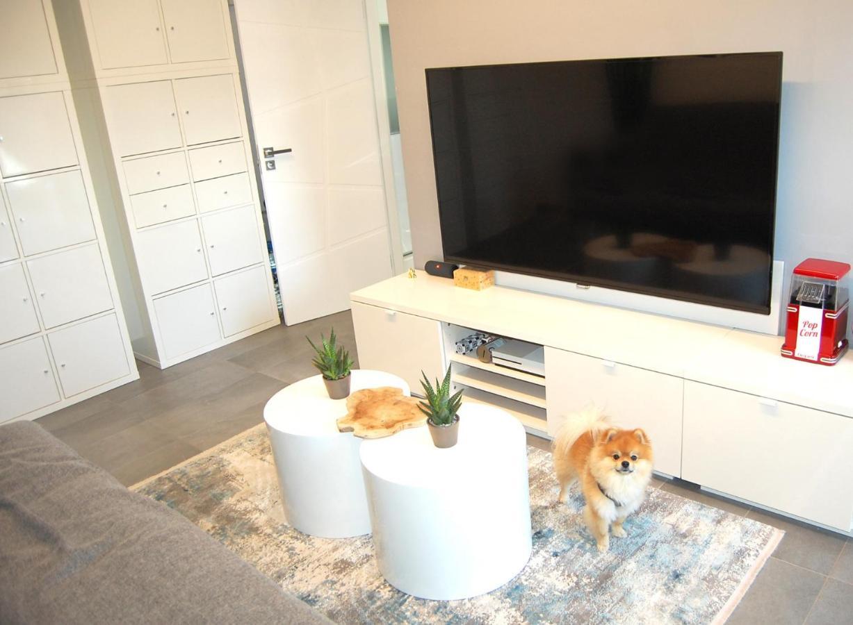 Luxus Apartment Mit Klimaanlage กอสตากาลมา ภายนอก รูปภาพ